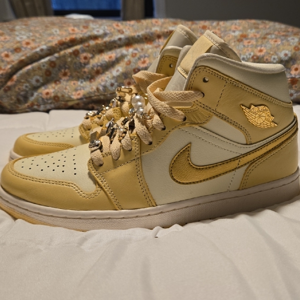 Jordan 1 Mid - Picture 4 of 8
